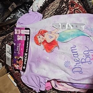 Disney Princess 4 piece pajama nwt 3T
